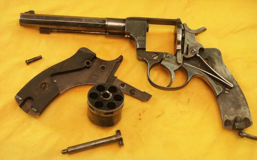 Рукоятка револьвера. Револьвер Наган 1887. Револьвер Наган 1884. Револьвер м1892. Револьвер м1889 Байяр.